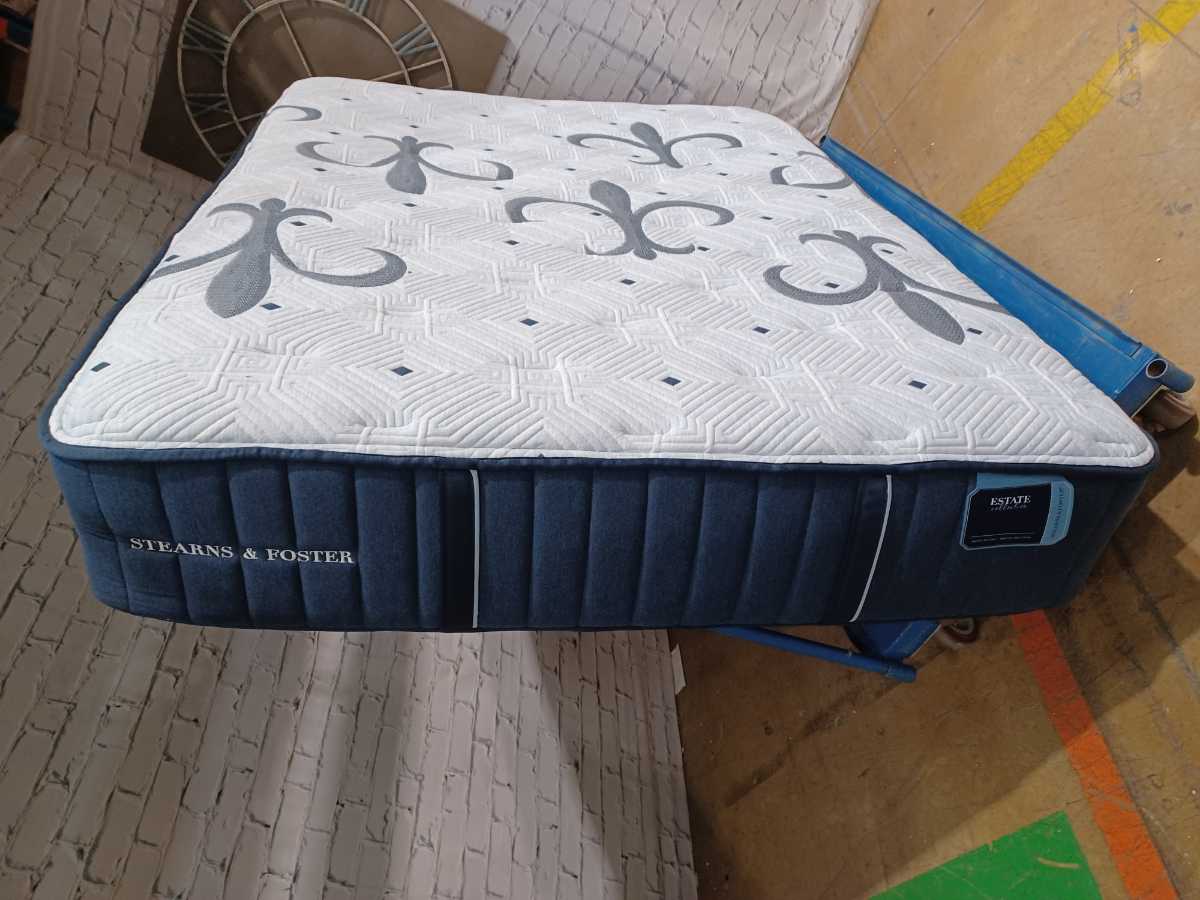 Stearns & Foster® Estate EuroTop Arya 16 inch Mattress - Queen/Firm - Gallery Image 5